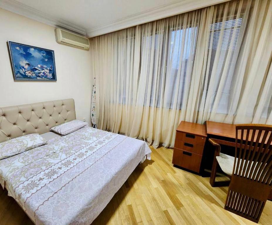 Family Spacious 3 Bedroom Apartment In The Middle Of City Center, Next To North Avenue يريفان المظهر الخارجي الصورة